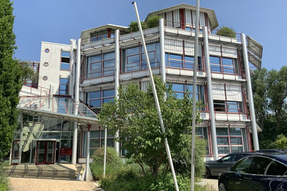 Firmenzentrale 1 Firmenzentrale 1