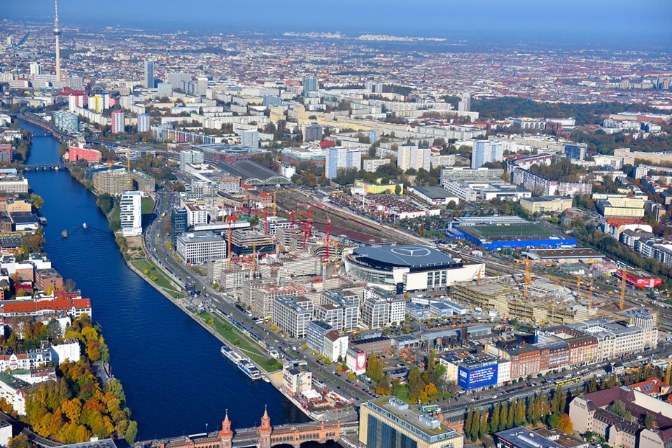 Firmenzentrale 0 Firmenzentrale 0