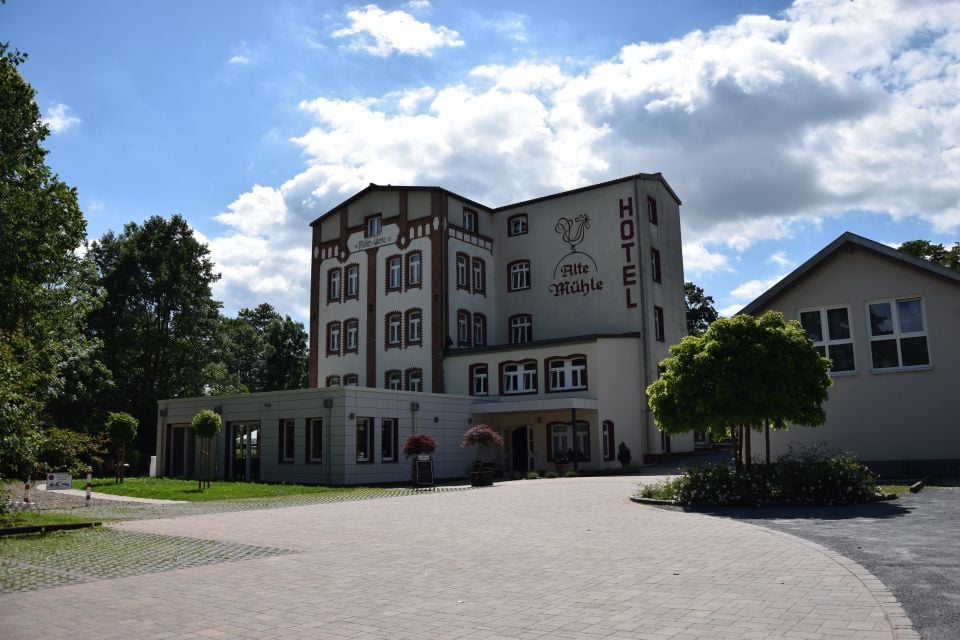 Firmenzentrale 1 Firmenzentrale 1