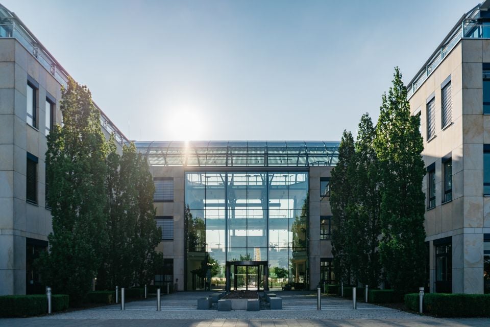 Firmenzentrale 2