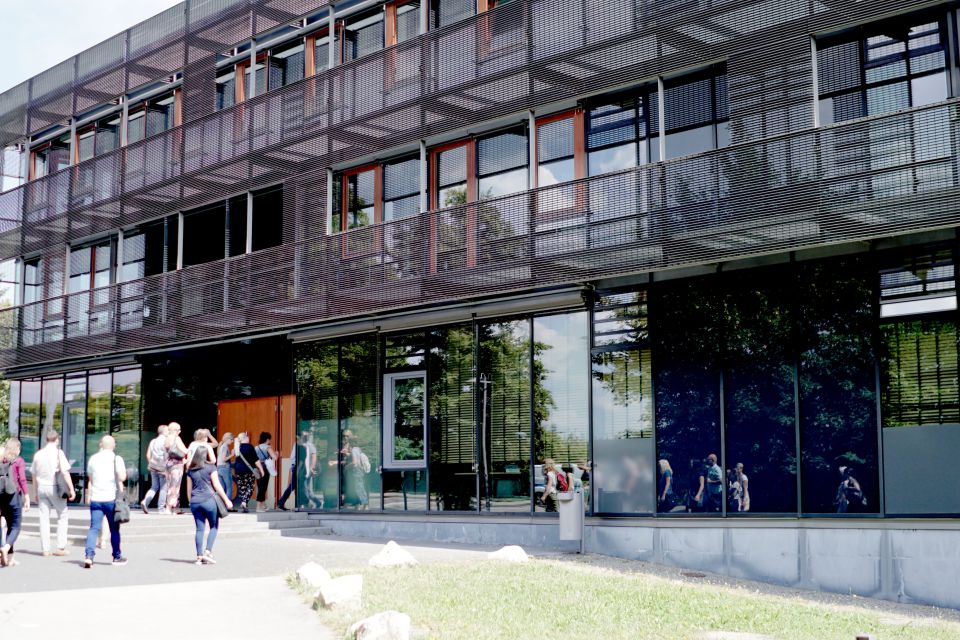 Firmenzentrale 1 Firmenzentrale 1