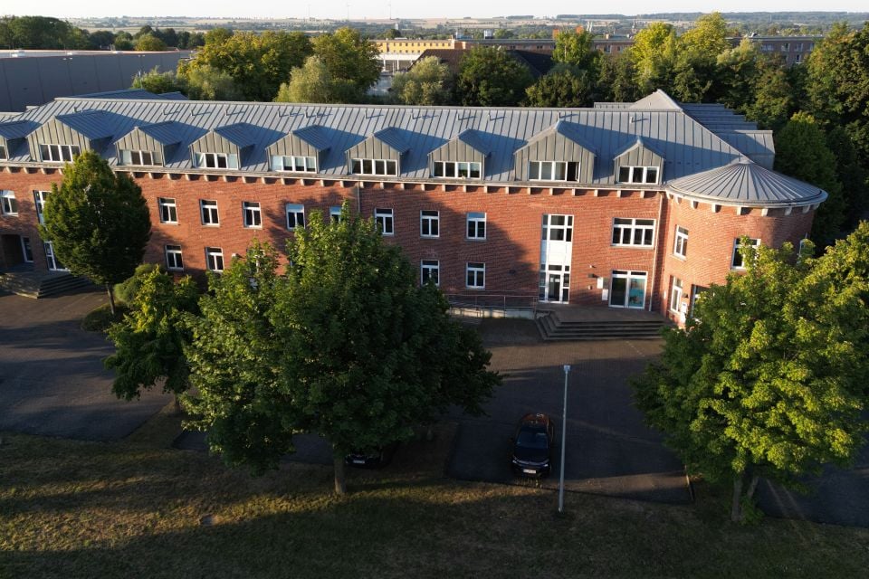 Firmenzentrale 0 Firmenzentrale 0