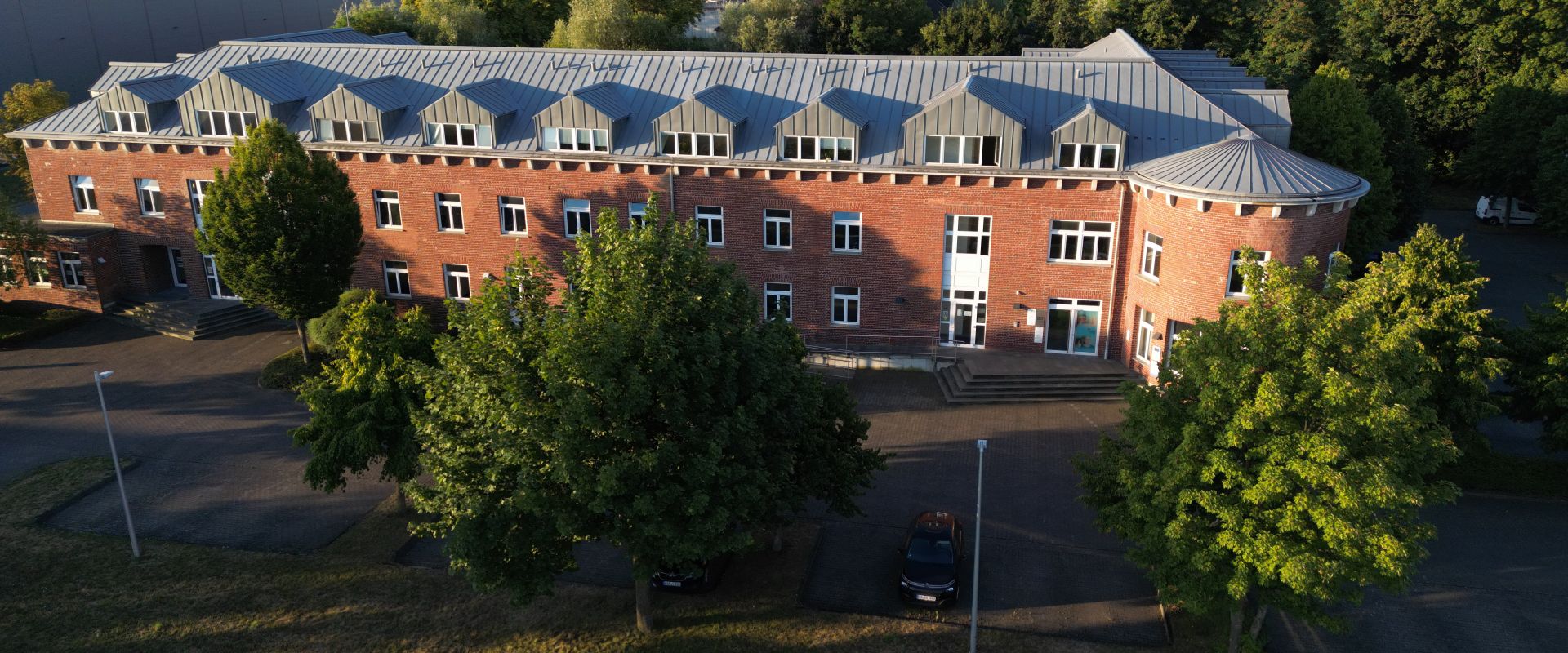 Keyvisual Firmenprofil 4 Keyvisual Firmenprofil 4