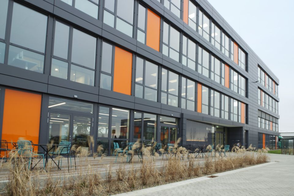 Firmenzentrale 1 Firmenzentrale 1